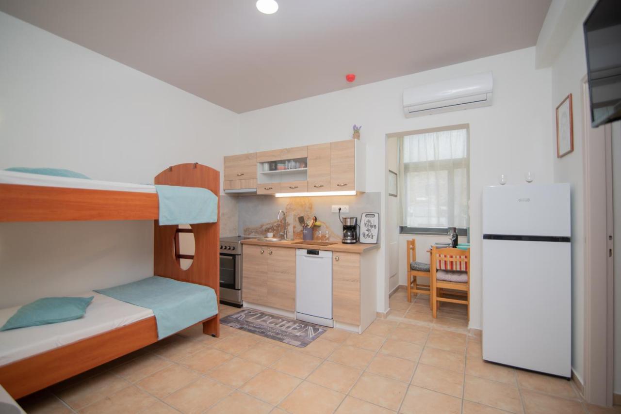 Tsaner Apartment And Rooms 马塔拉 外观 照片