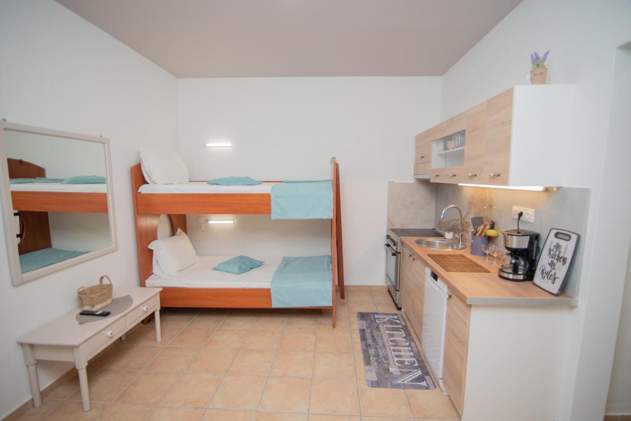 Tsaner Apartment And Rooms 马塔拉 外观 照片